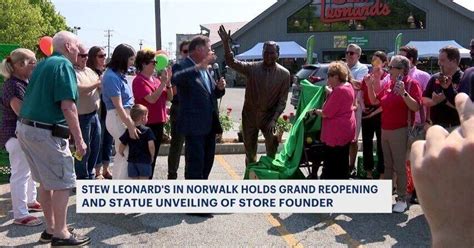 Stew leonard's of norwalk - Apr 27, 2023 · Stew Leonard Sr., who founded the eponymous Norwalk-based grocery chain, has died at the age of 93. Leonard, who lived in Westport, died Wednesday at Lenox Hill Hospital in New York after a brief illness. Leonard founded Stew Leonard's, often called "The Disneyland of Grocery Stores," in 1969. He built a wellspring of admiration through a ... 